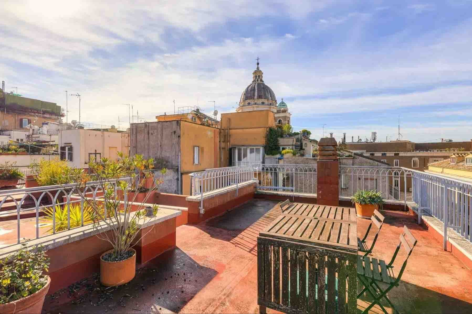 Attico panoramico a Roma, vicino Piazza di Spagna