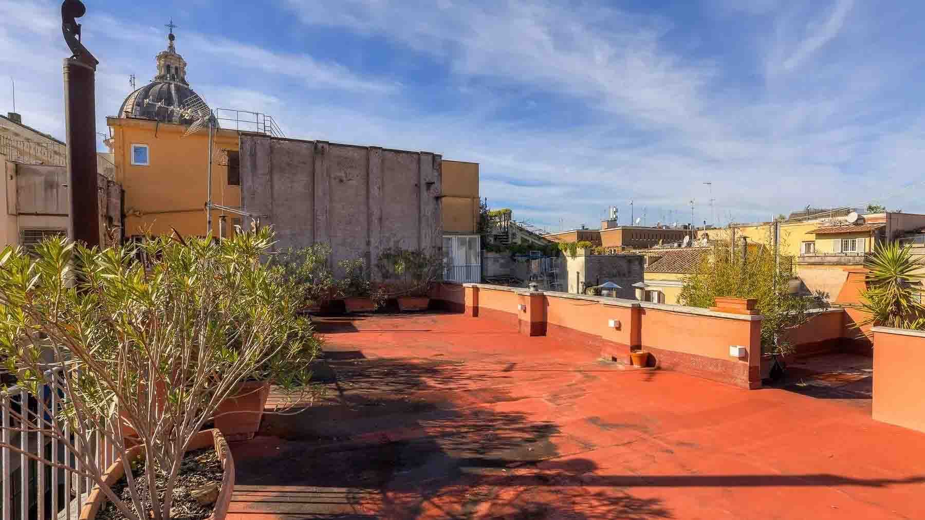 Attico panoramico a Roma, vicino Piazza di Spagna