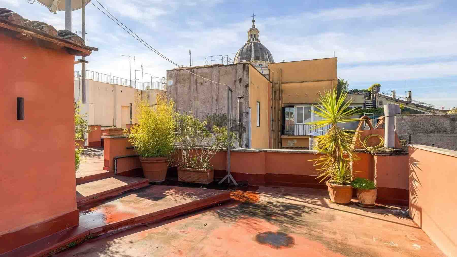 Attico panoramico a Roma, vicino Piazza di Spagna