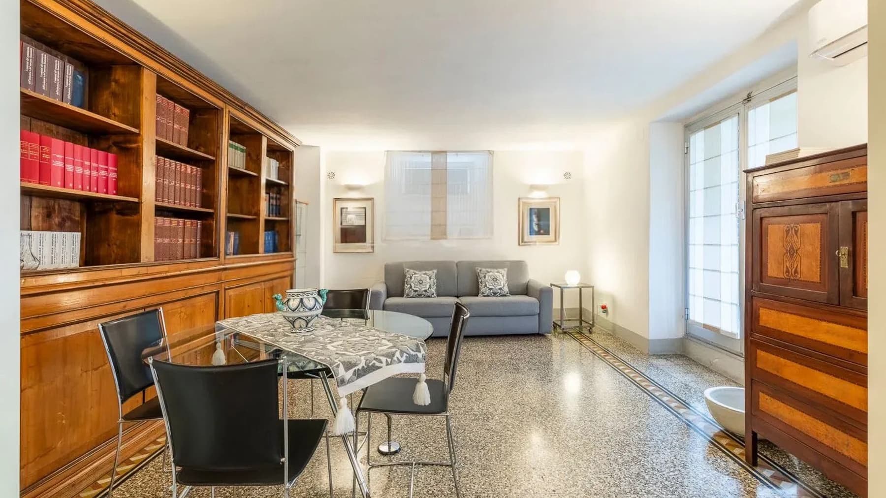 Villa d'epoca con giardino e garage a Firenze