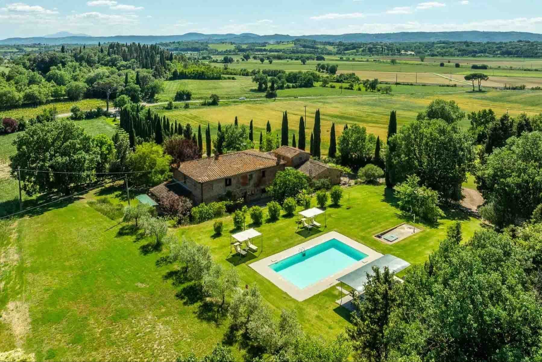 Casale in Toscana con Piscina e Terreno, Foiano della Chiana