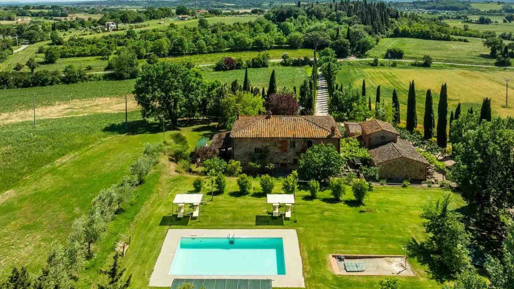 Casale in Toscana con Piscina e Terreno, Foiano della Chiana