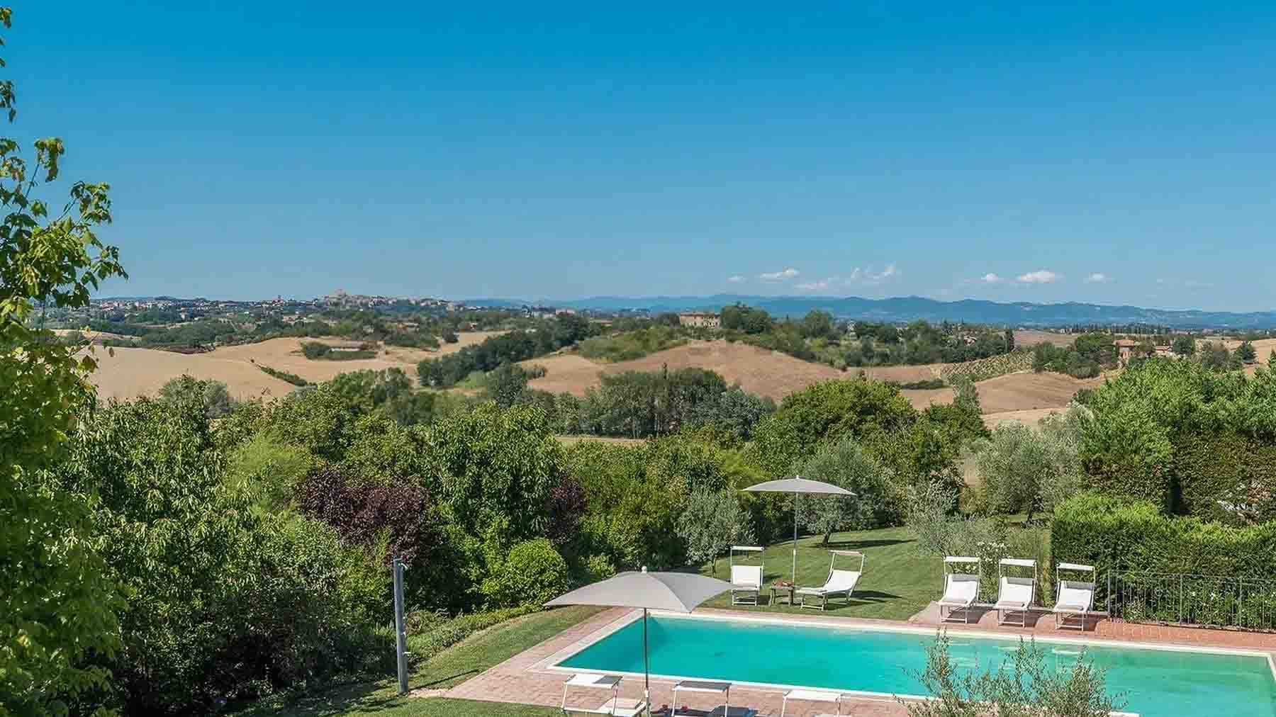 Casale ristrutturato con piscina a Sovicille, Toscana