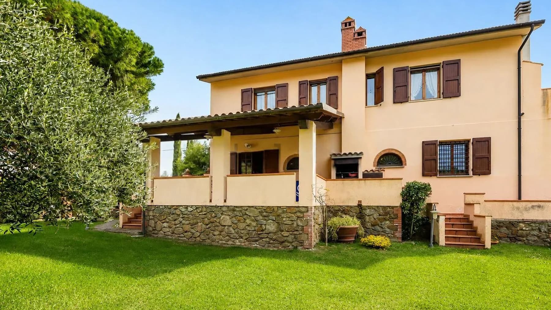 Casale a Castiglione della Pescaia, immerso nel verde toscano