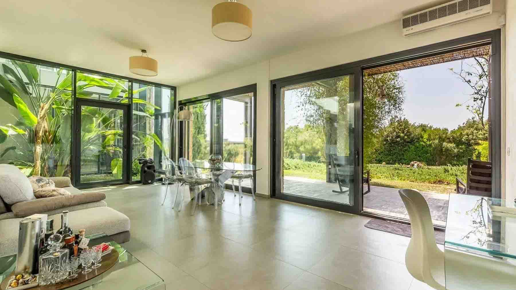 Interiors (13)