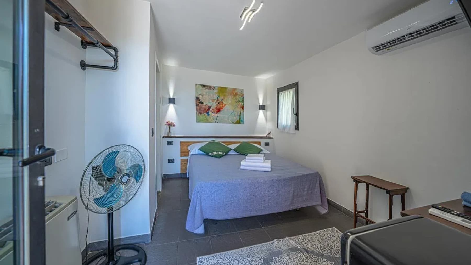 Interiors (12)