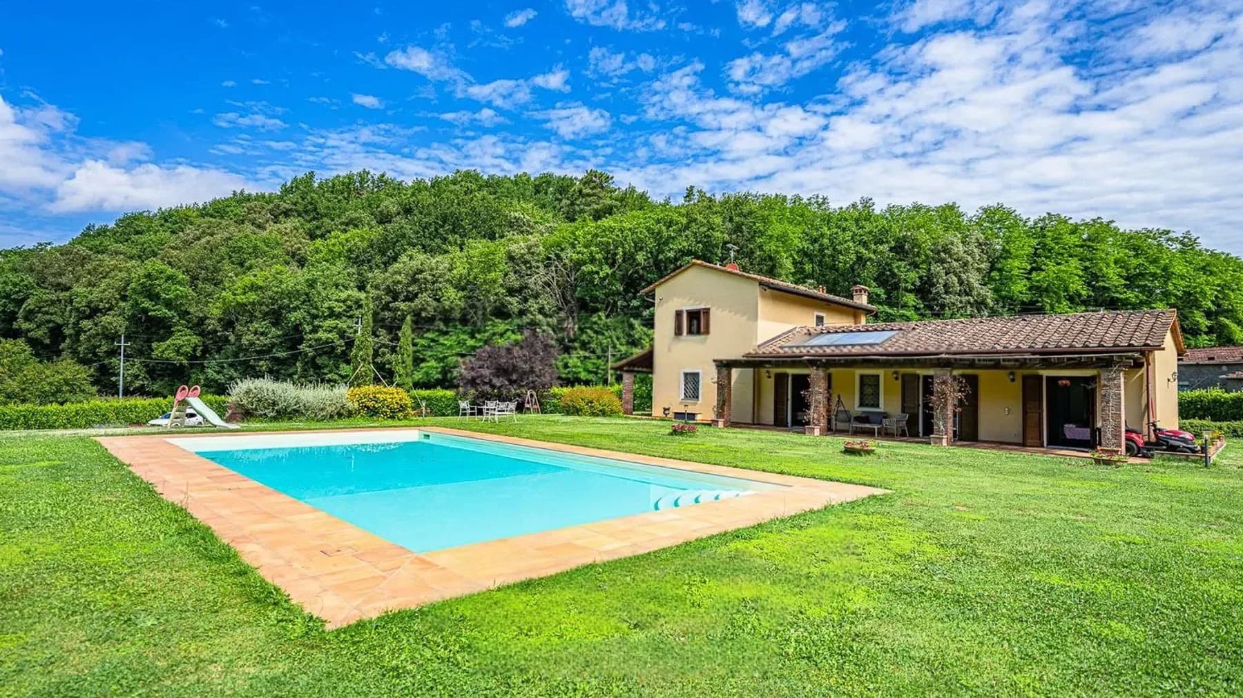 Villa elegante in vendita nelle colline di Lucca