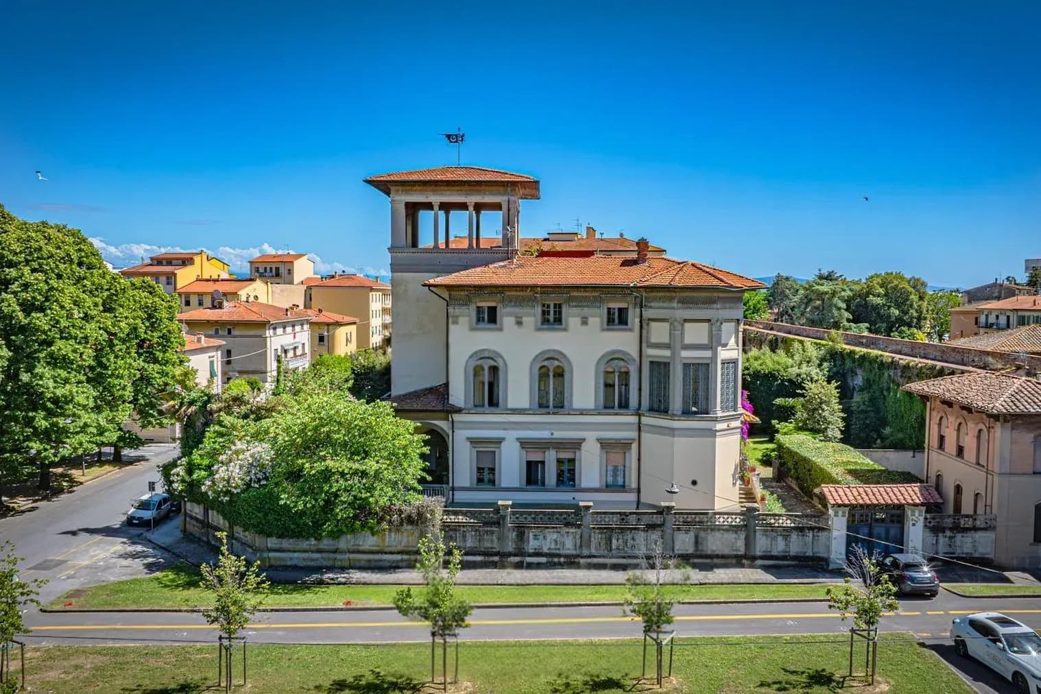 Elegant Villa in Pisa, Heart of Tuscany