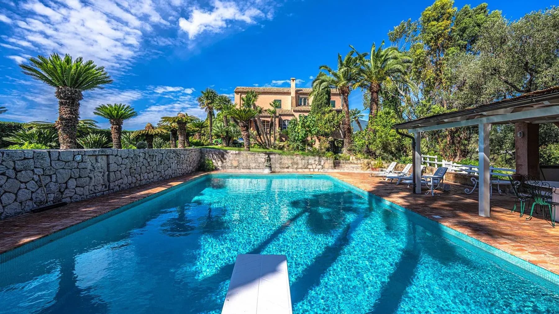 Villa di prestigio a Sanremo con vista mare, 700 mq