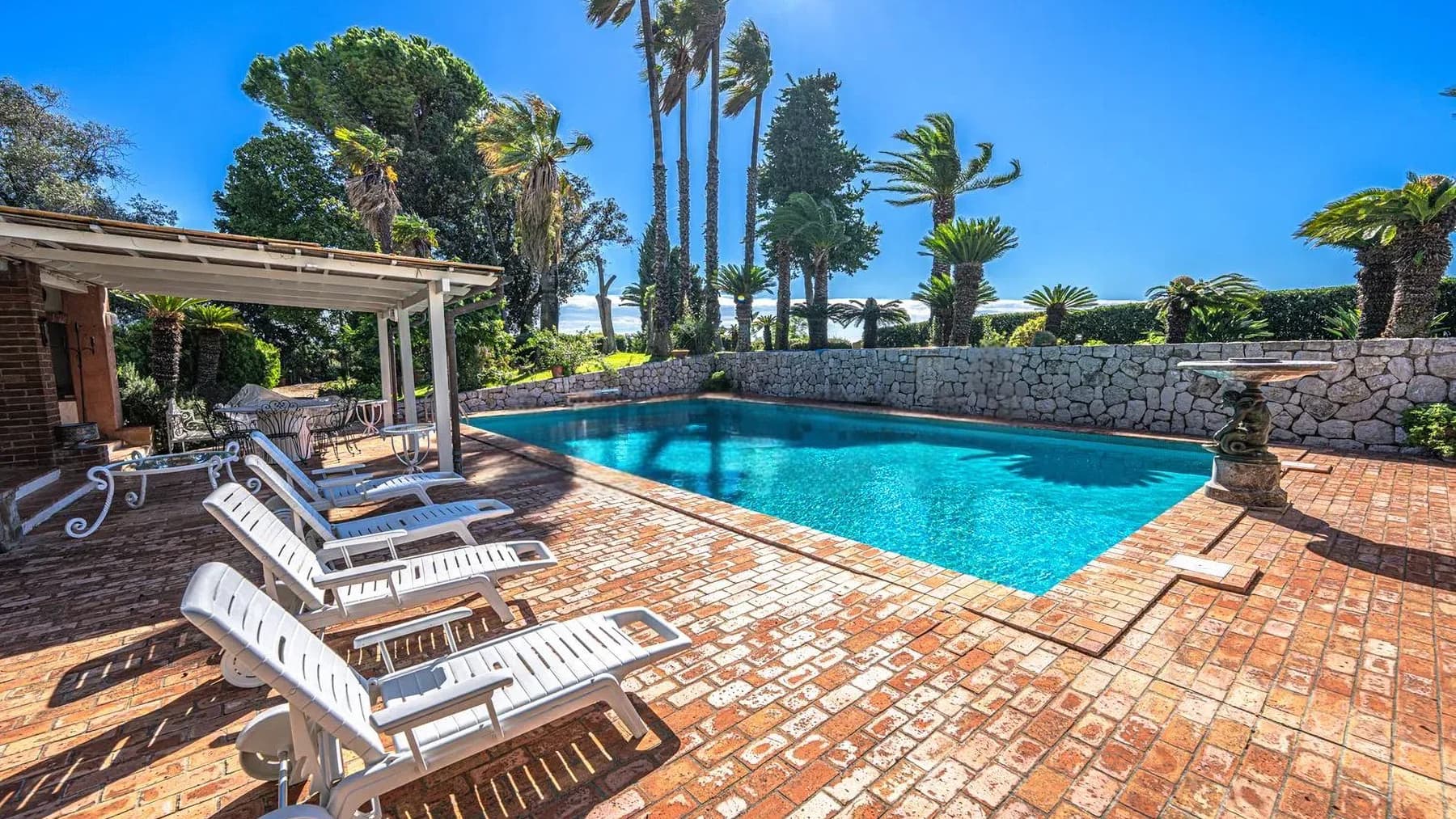 Villa di prestigio a Sanremo con vista mare, 700 mq