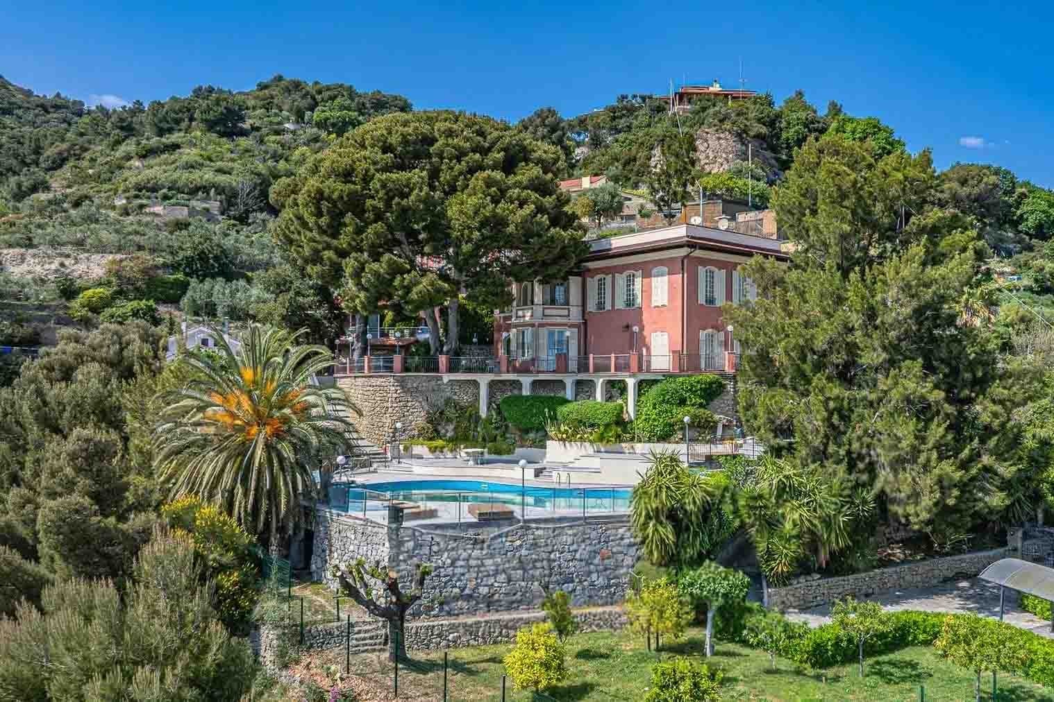 Villa esclusiva a Ventimiglia con vista mare mozzafiato