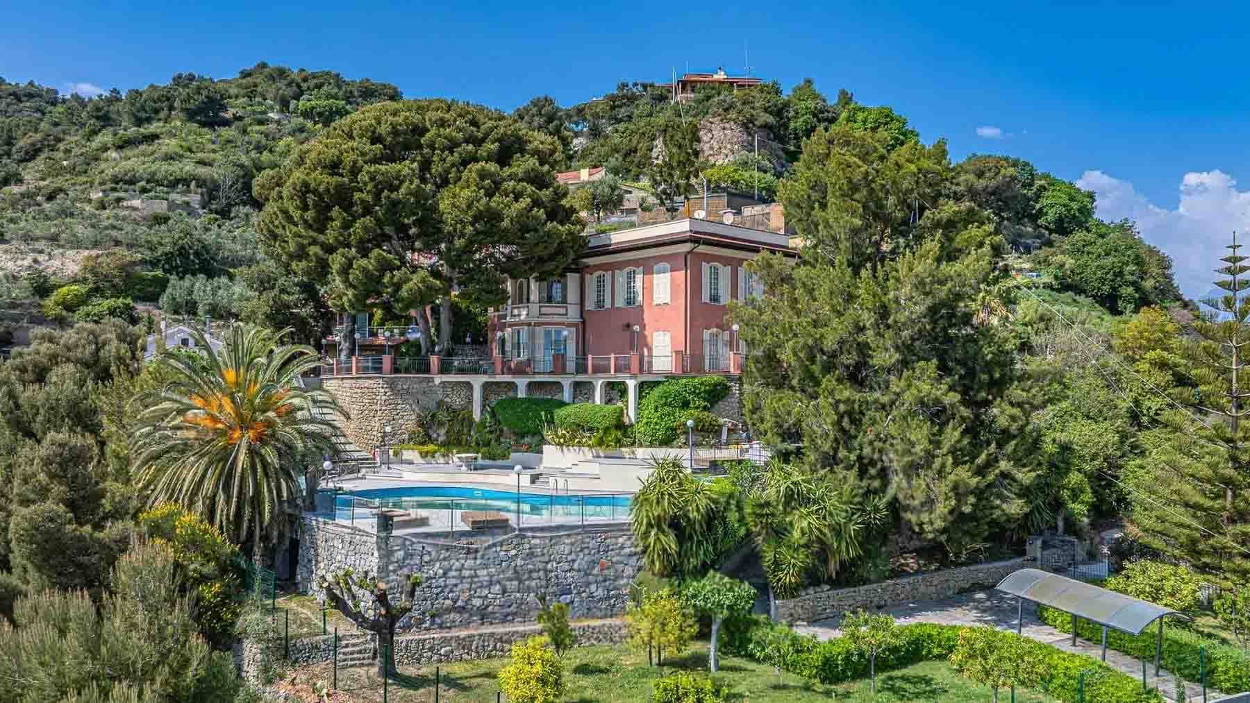 Villa esclusiva a Ventimiglia con vista mare mozzafiato