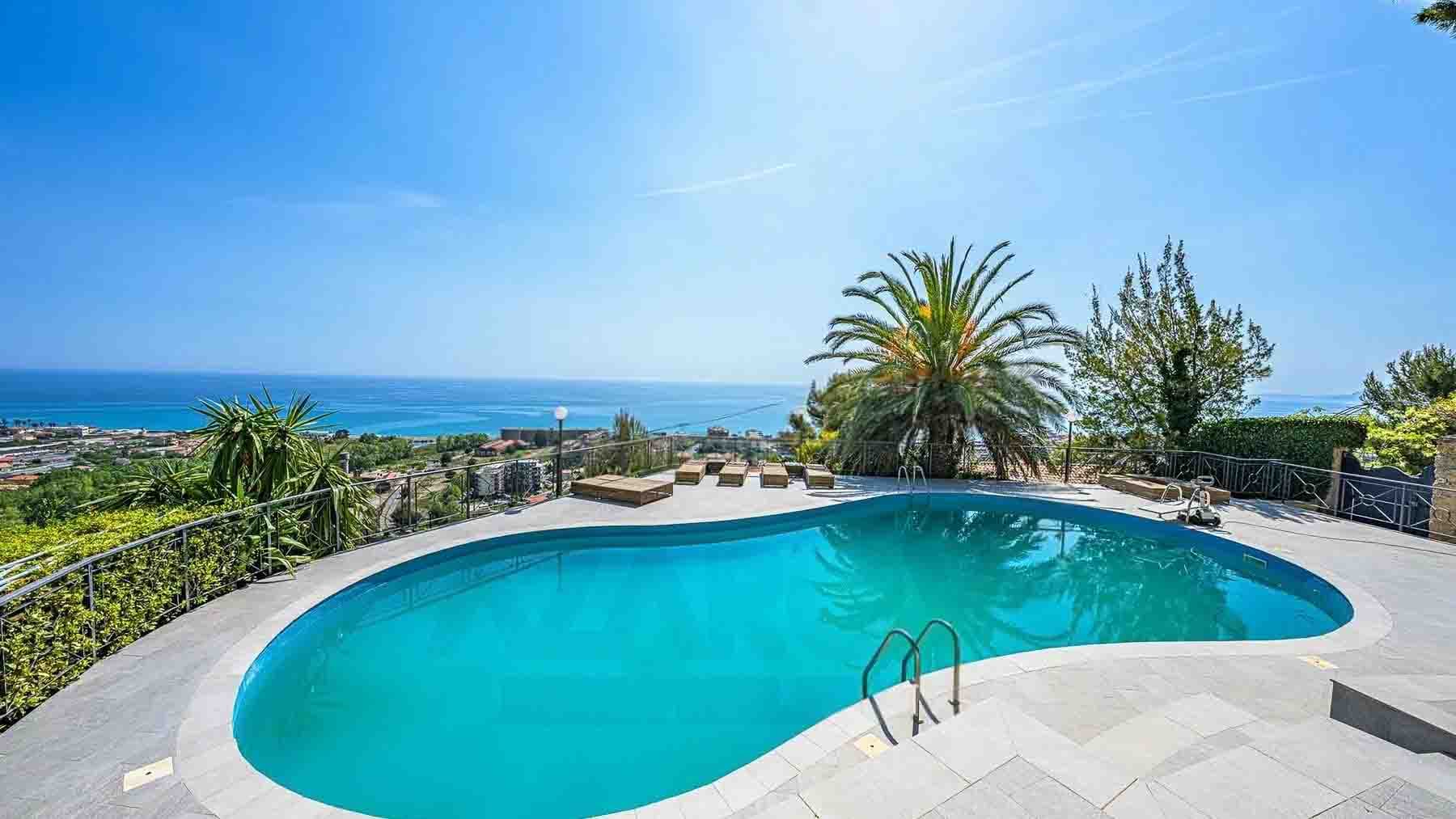 Villa esclusiva a Ventimiglia con vista mare mozzafiato