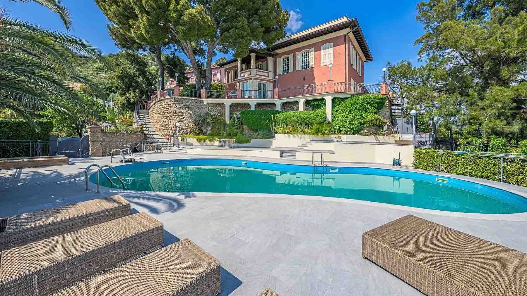 Villa esclusiva a Ventimiglia con vista mare mozzafiato