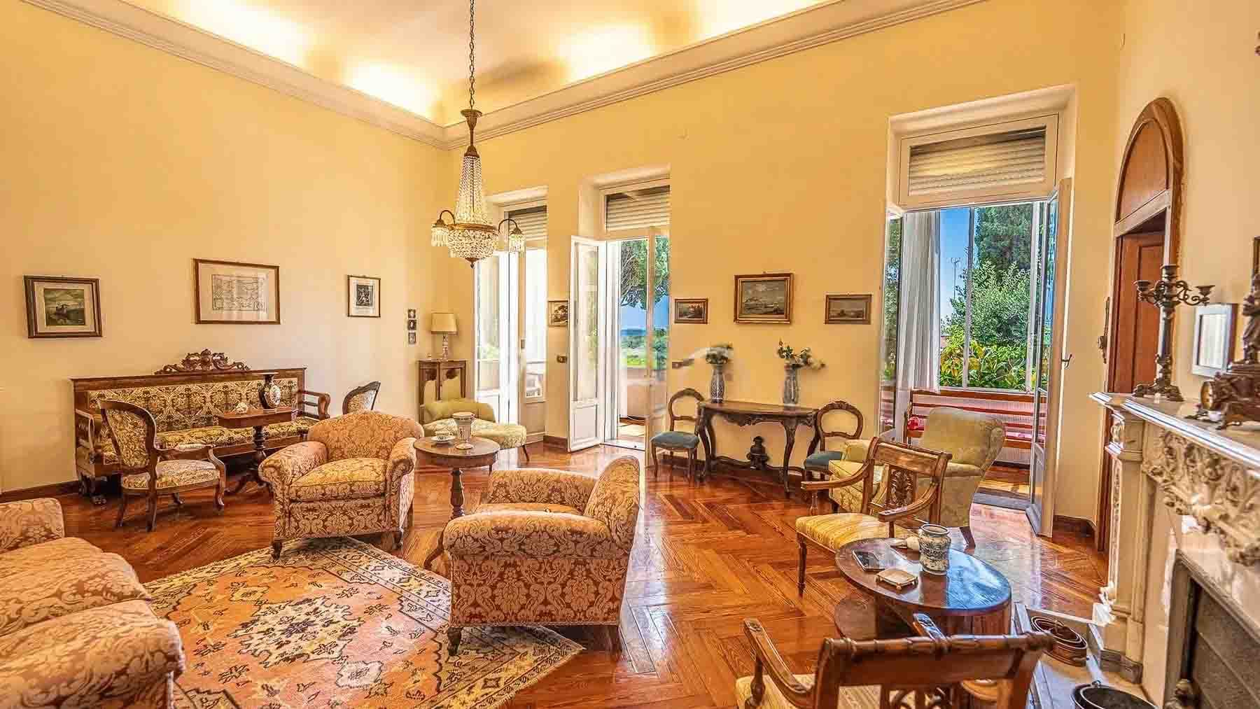 Appartamento di lusso con giardino a Sanremo