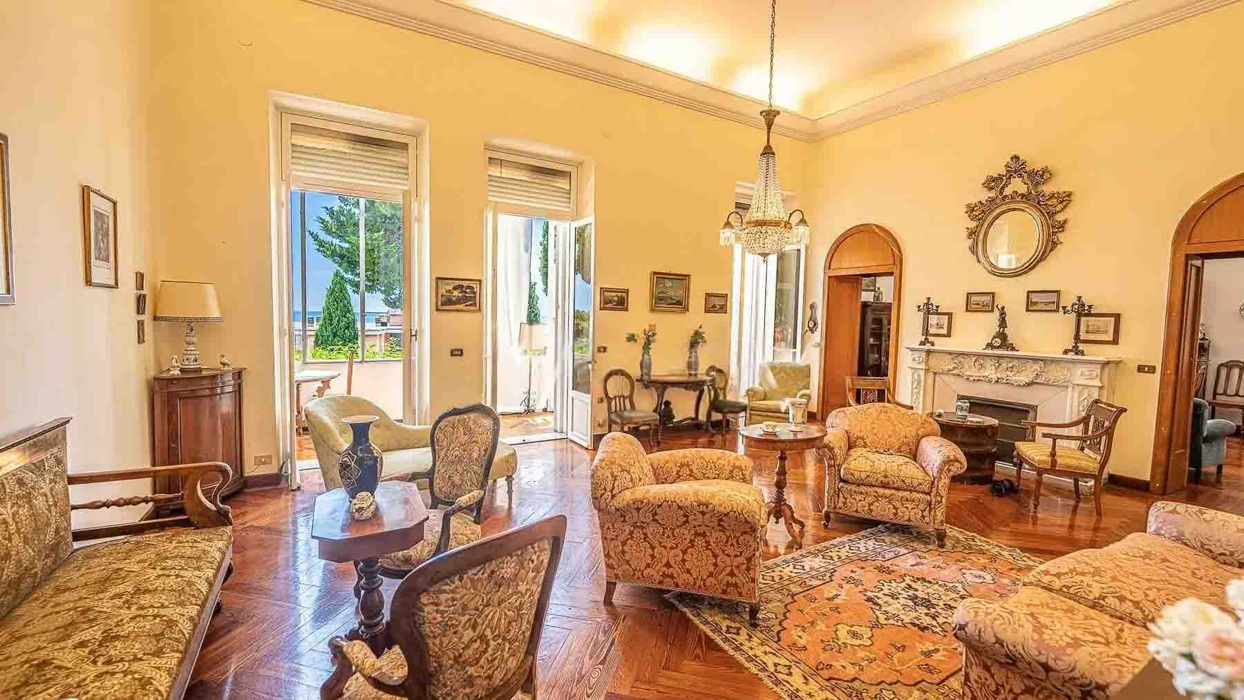 Appartamento di lusso con giardino a Sanremo