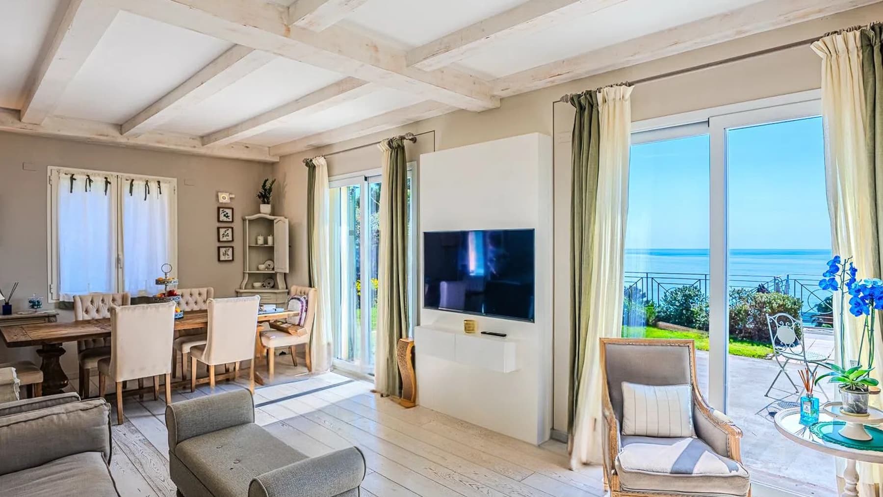 Charming Villa in Ospedaletti, Liguria
