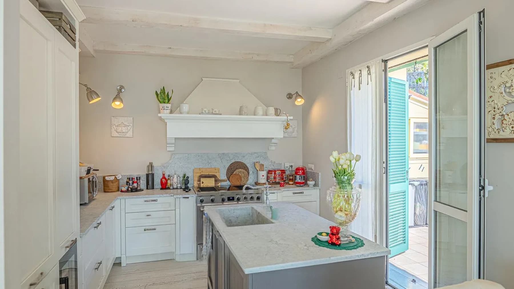 Charming Villa in Ospedaletti, Liguria