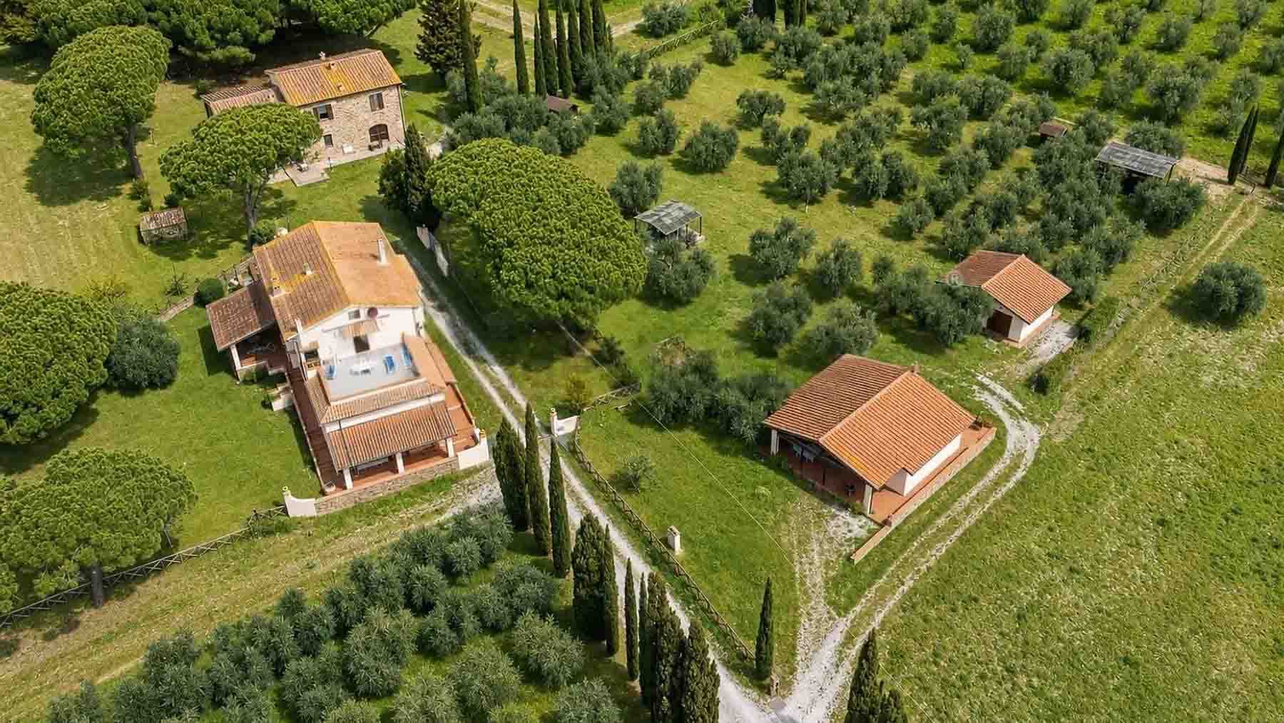 Casale storico in Maremma, vicino al mare di Scarlino
