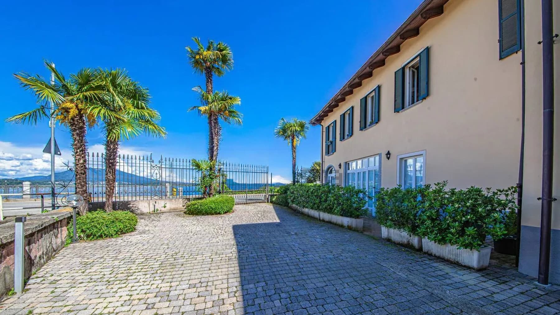Apartment Overlooking Lago Maggiore in Belgirate, Piedmont