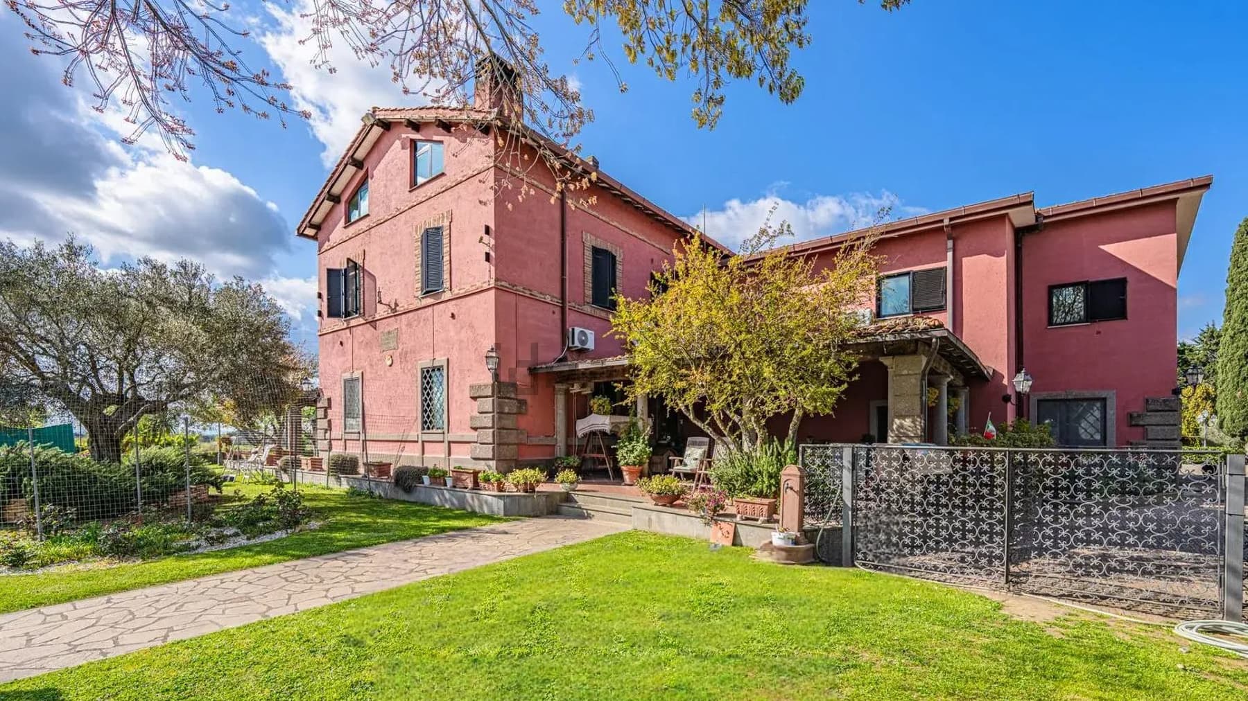 Elegant Villa in Rome, Lazio