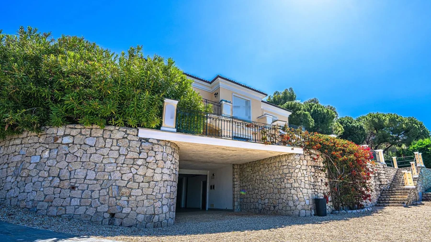 Elegant Villa in Vallecrosia, Liguria