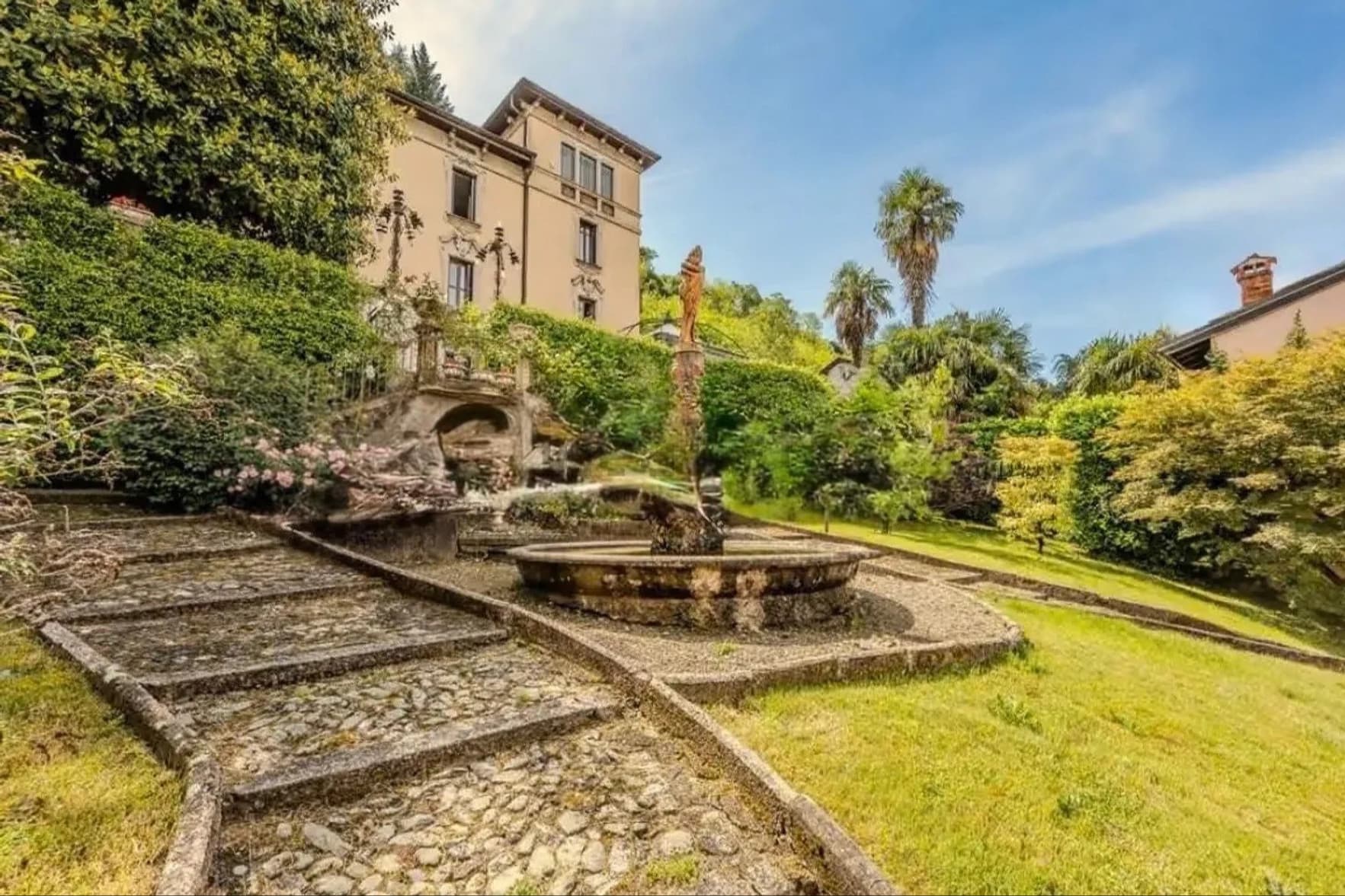 Charming Villa in Porto Ceresio, Lombardy
