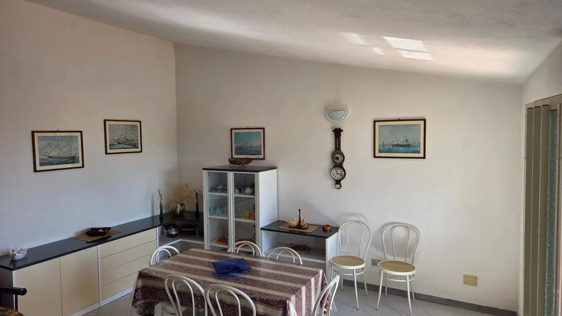 Interiors (5)