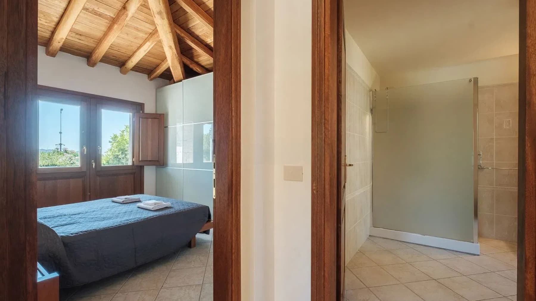 Interiors (8)