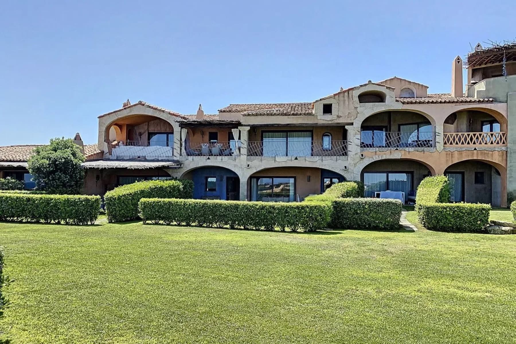 Appartamento esclusivo a Porto Cervo con giardino privato