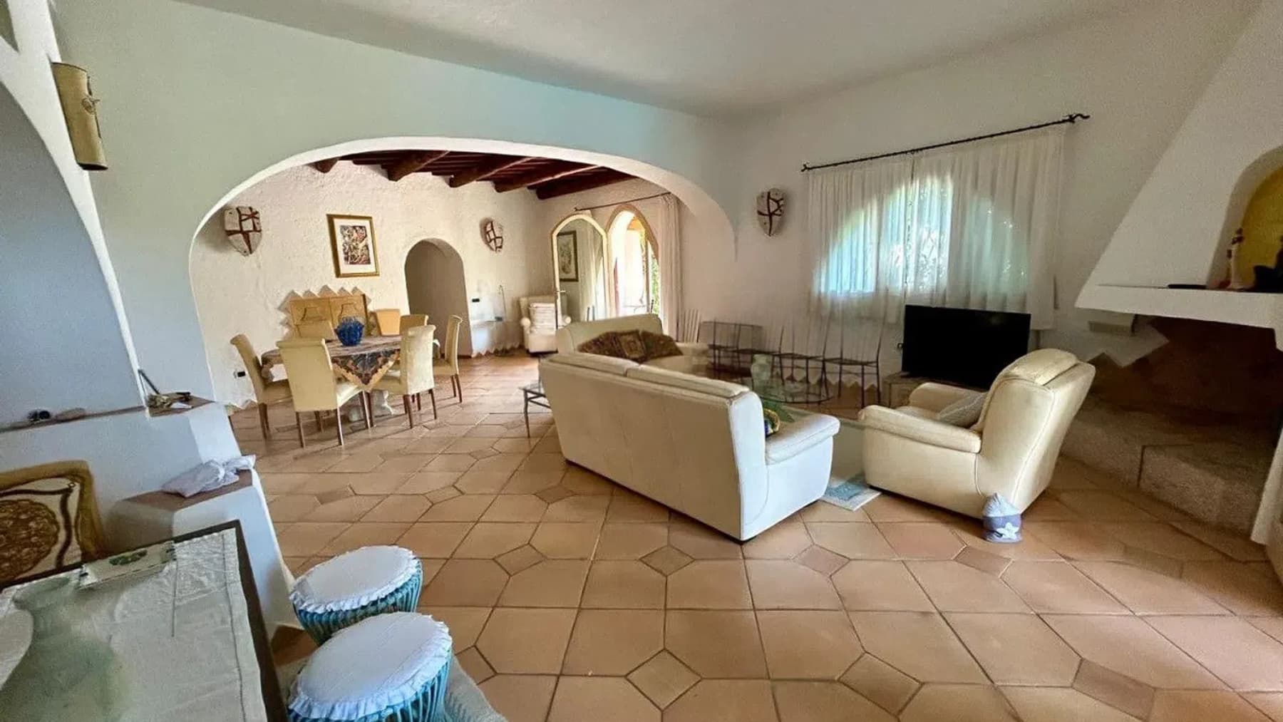 Interiors (9)