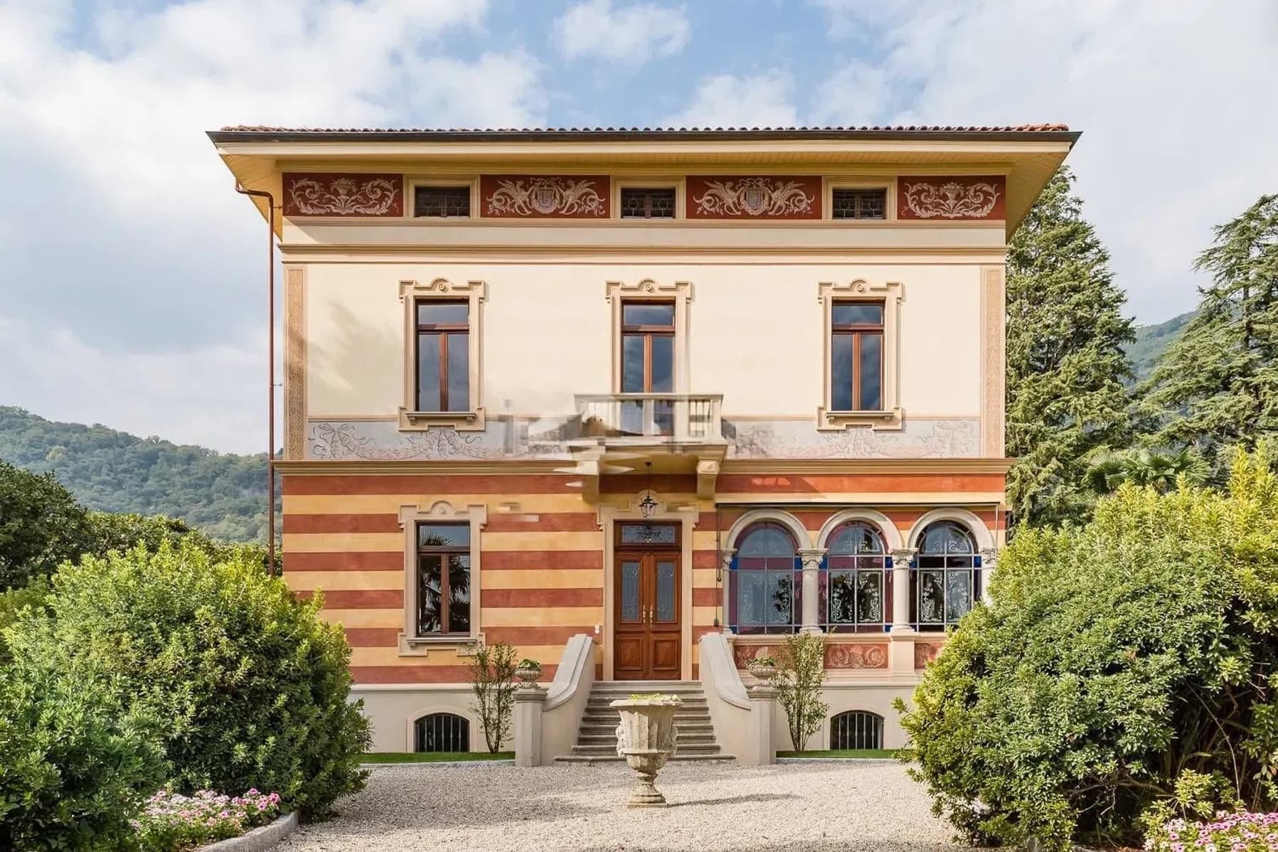 Villa storica sul Lago Maggiore a Cannero Riviera