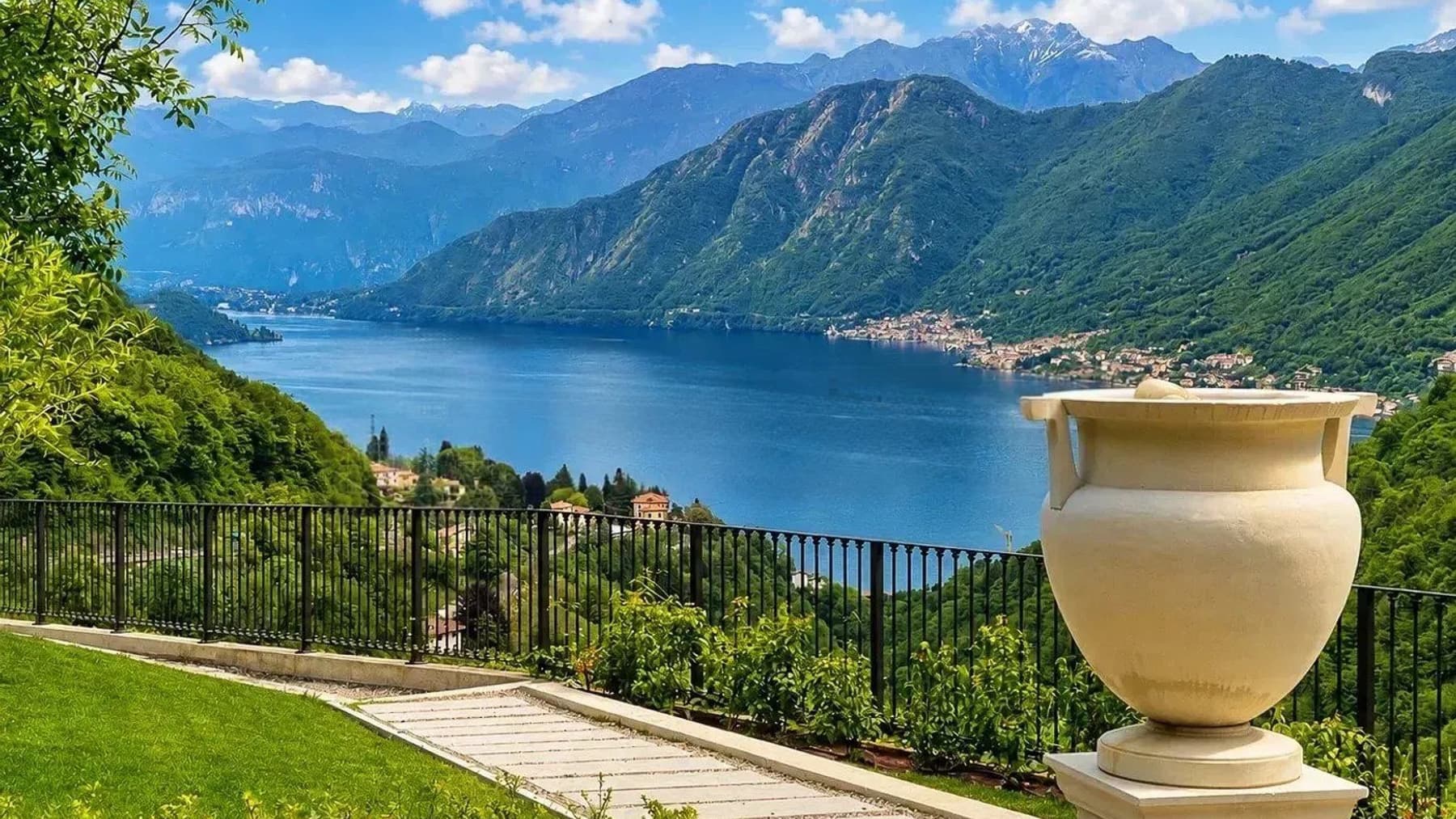 Villa in pietra a Dizzasco, vista Lago di Como