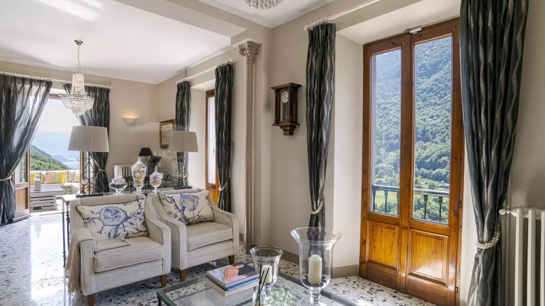 Villa in pietra a Dizzasco, vista Lago di Como