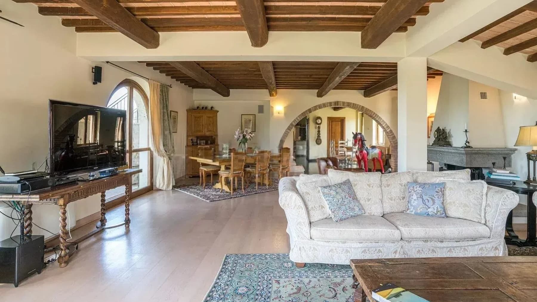 Interiors (12)