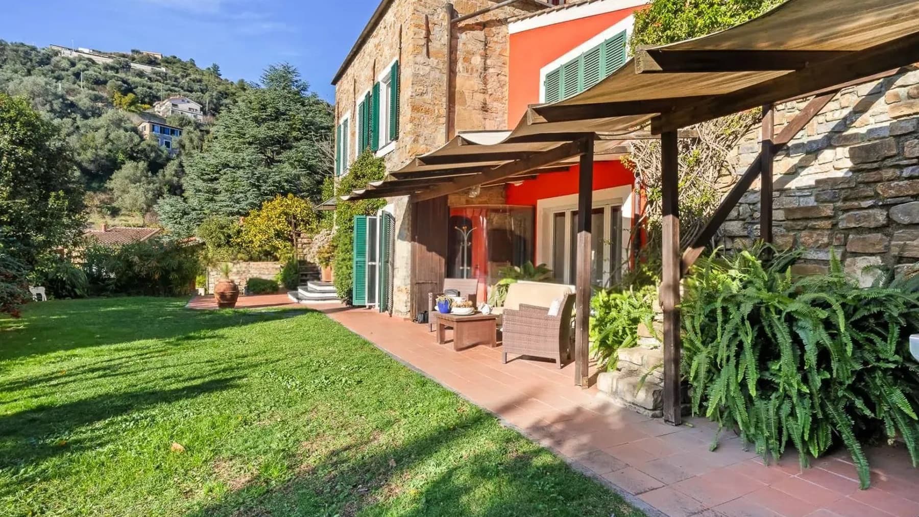 Villa esclusiva a Sanremo con vista mare e piscina