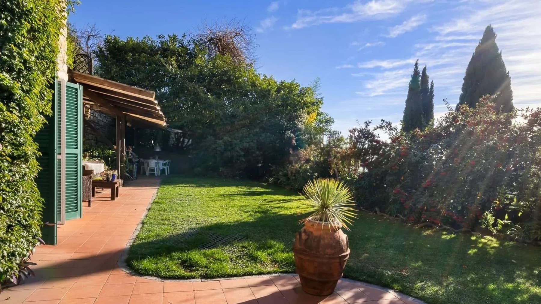 Villa esclusiva a Sanremo con vista mare e piscina