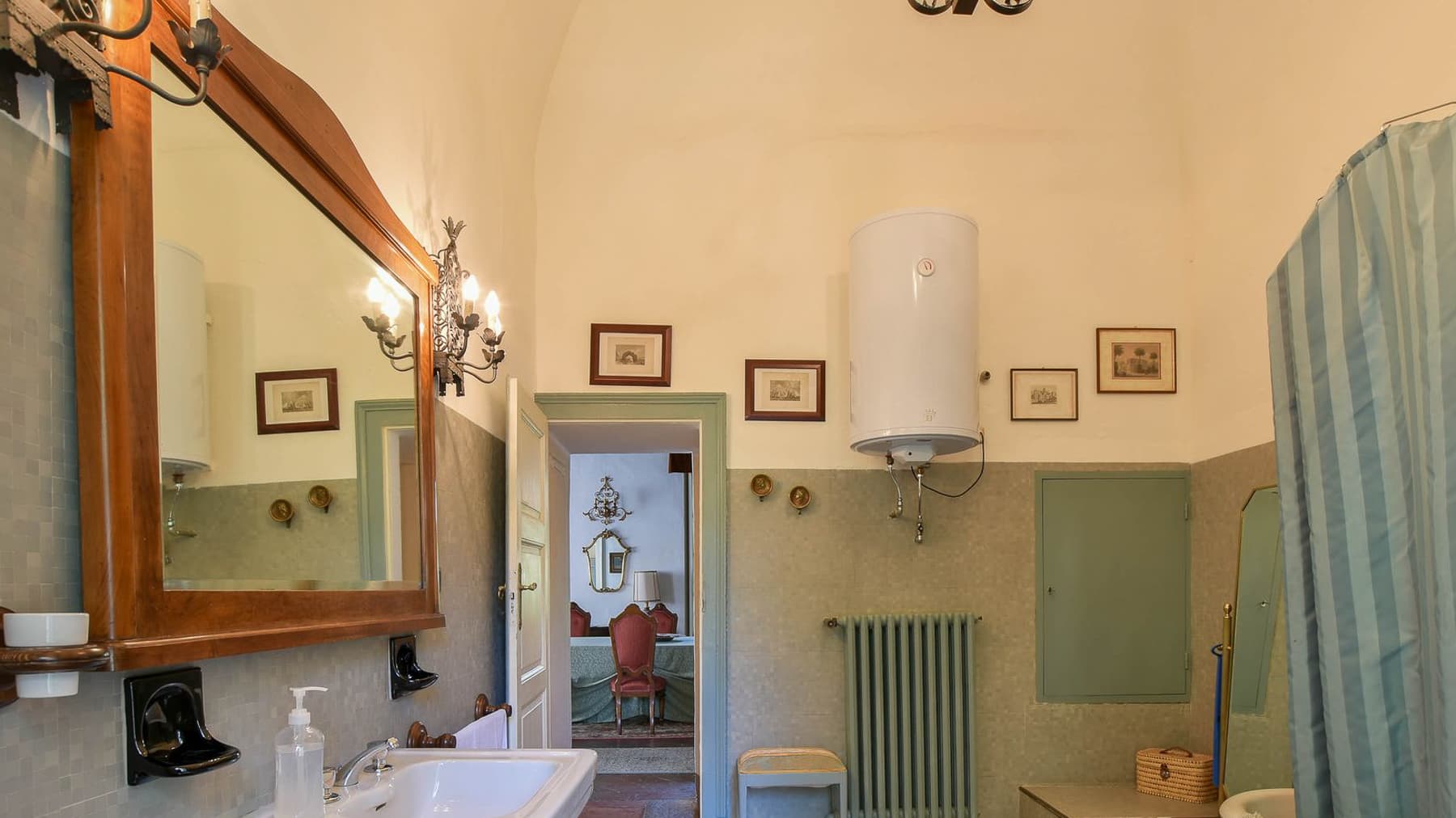 Villa storica a Castello Cabiaglio nel Parco del Campo dei Fiori
