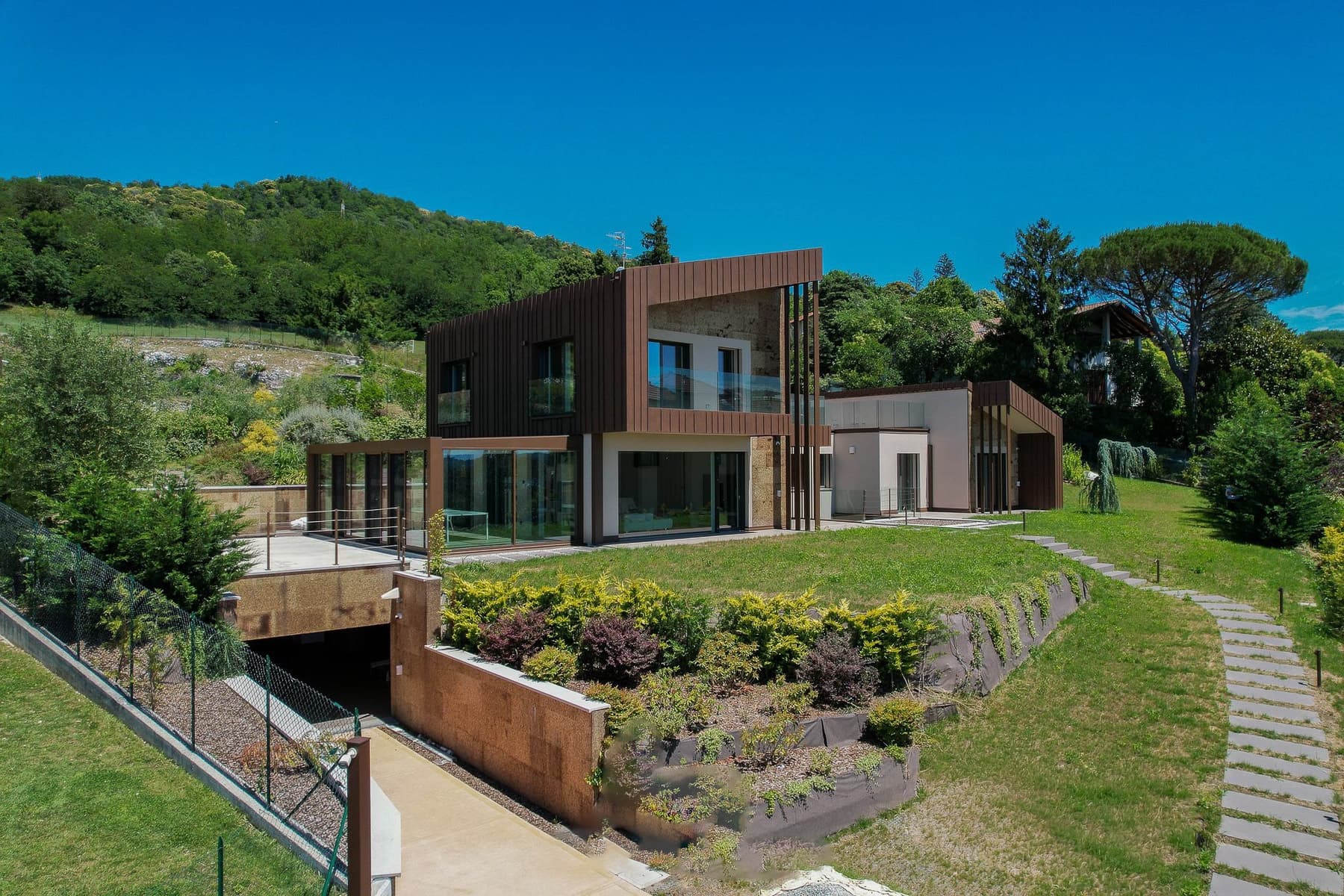 Villa moderna con vista lago a Gavirate