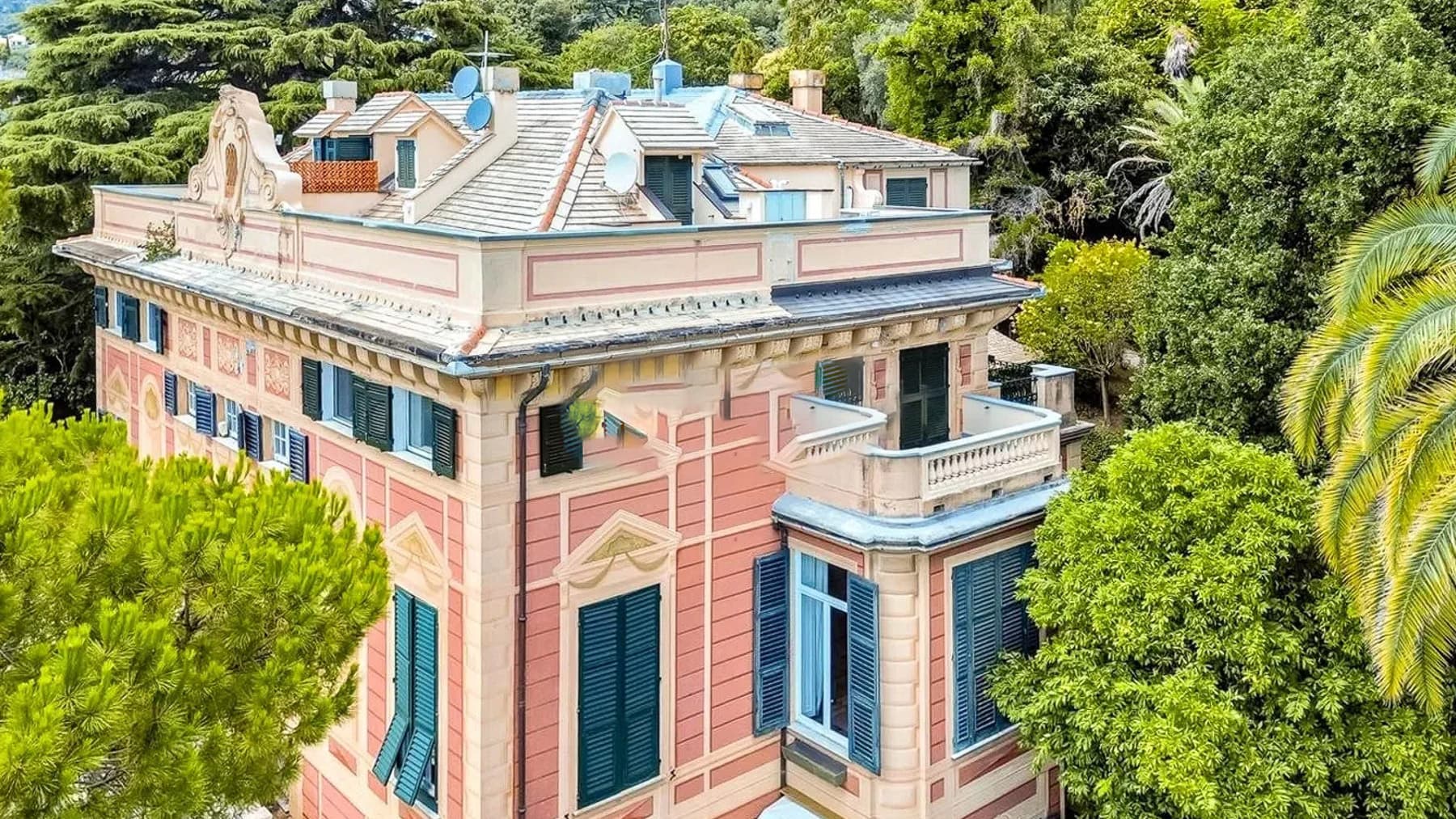 Appartamento esclusivo a Genova con vista mare e giardino