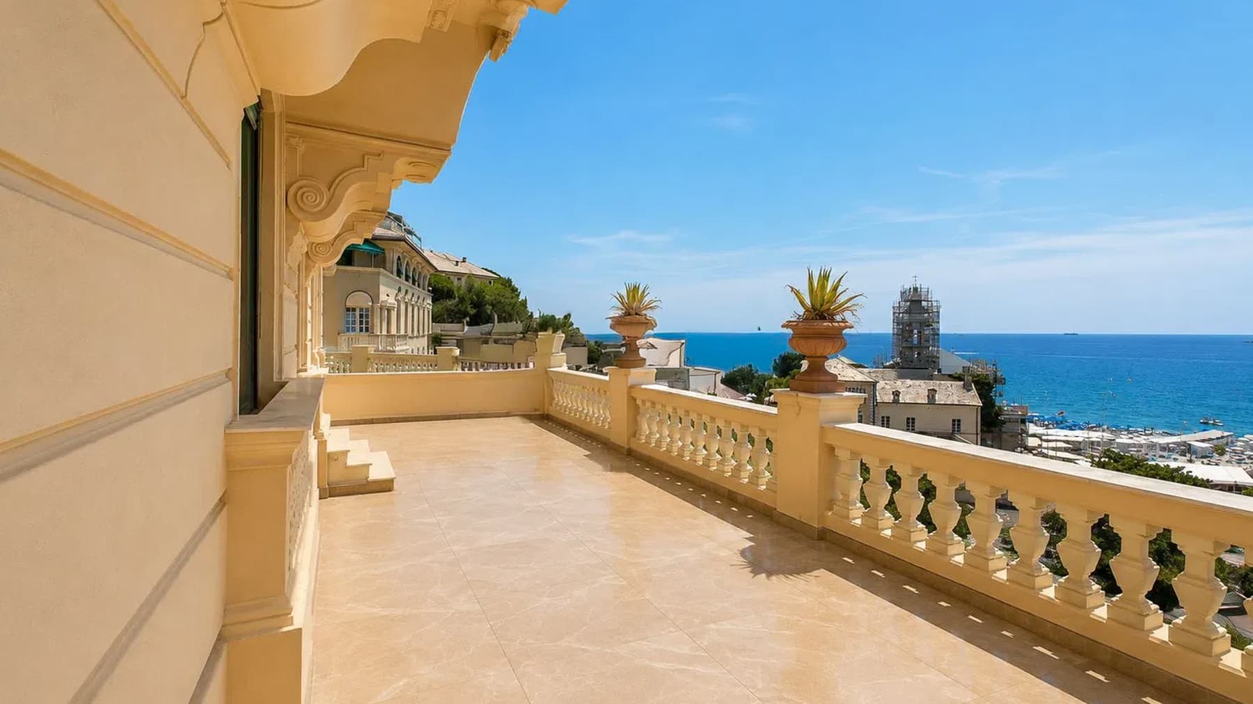Appartamento prestigioso fronte mare a Genova Albaro