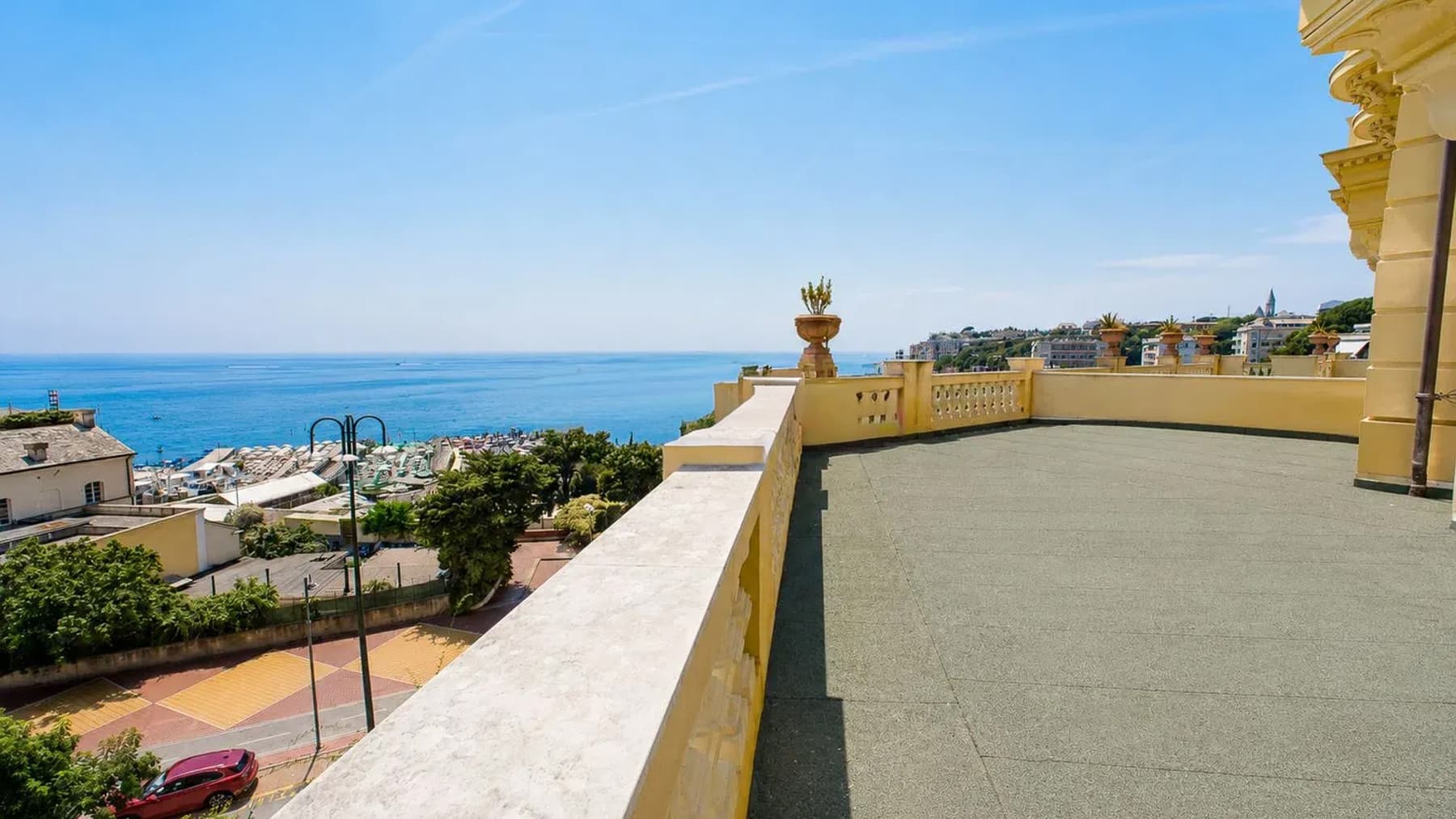 Appartamento con terrazzo vista mare a Genova Albaro