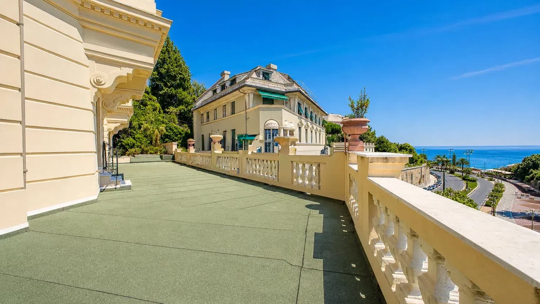 Appartamento con terrazzo vista mare a Genova Albaro