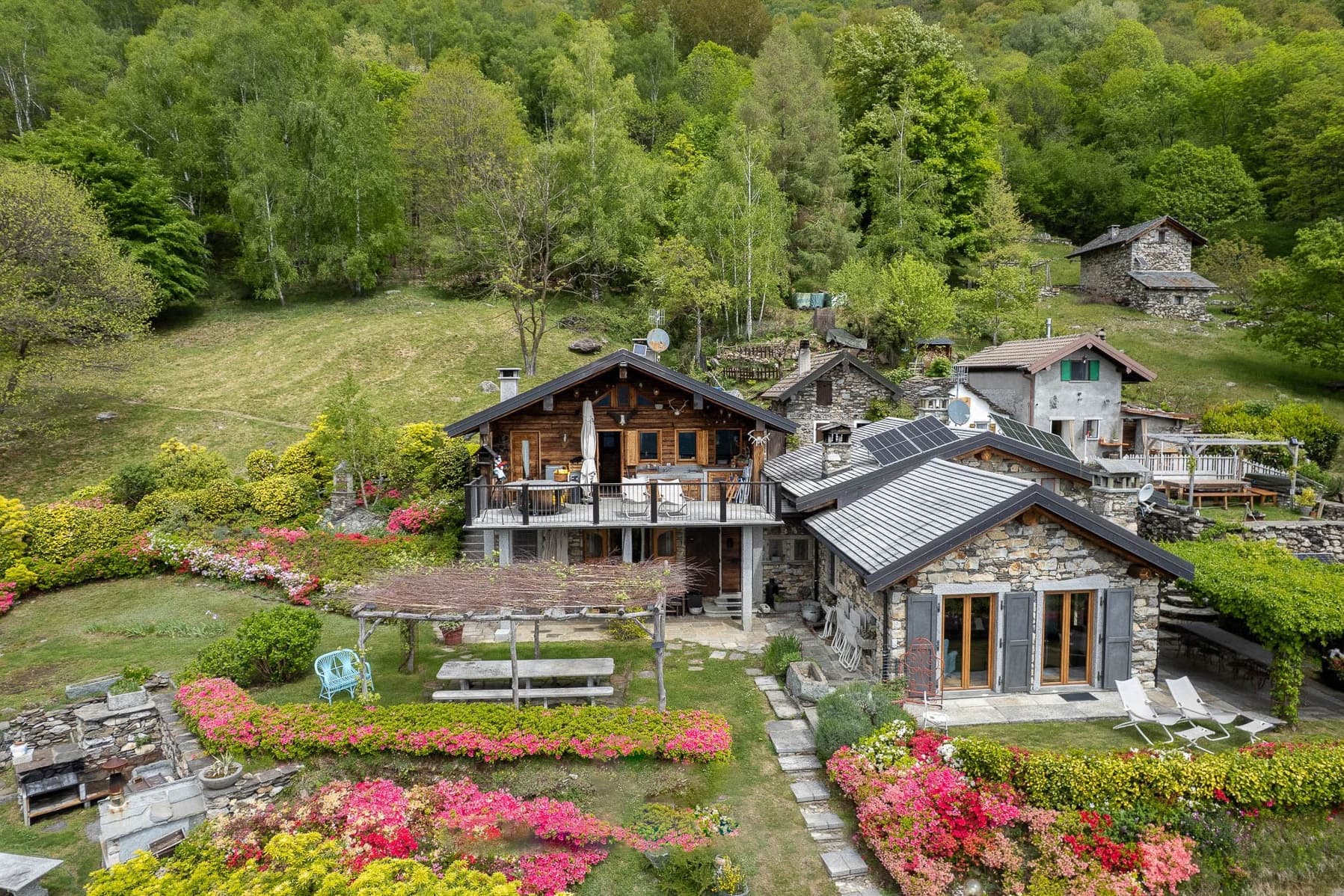 Villa panoramica a Bracchio, vista sui laghi Mergozzo e Maggiore
