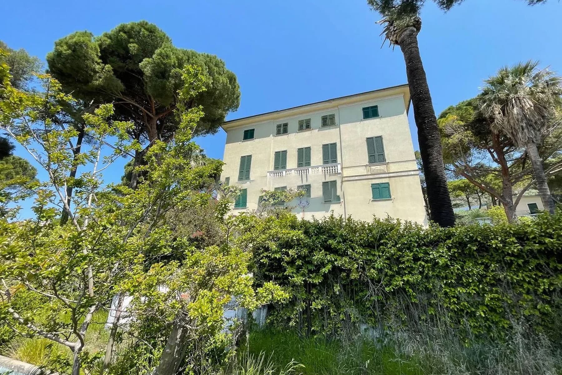 Villa d'Epoca con Vista Mare a Recco