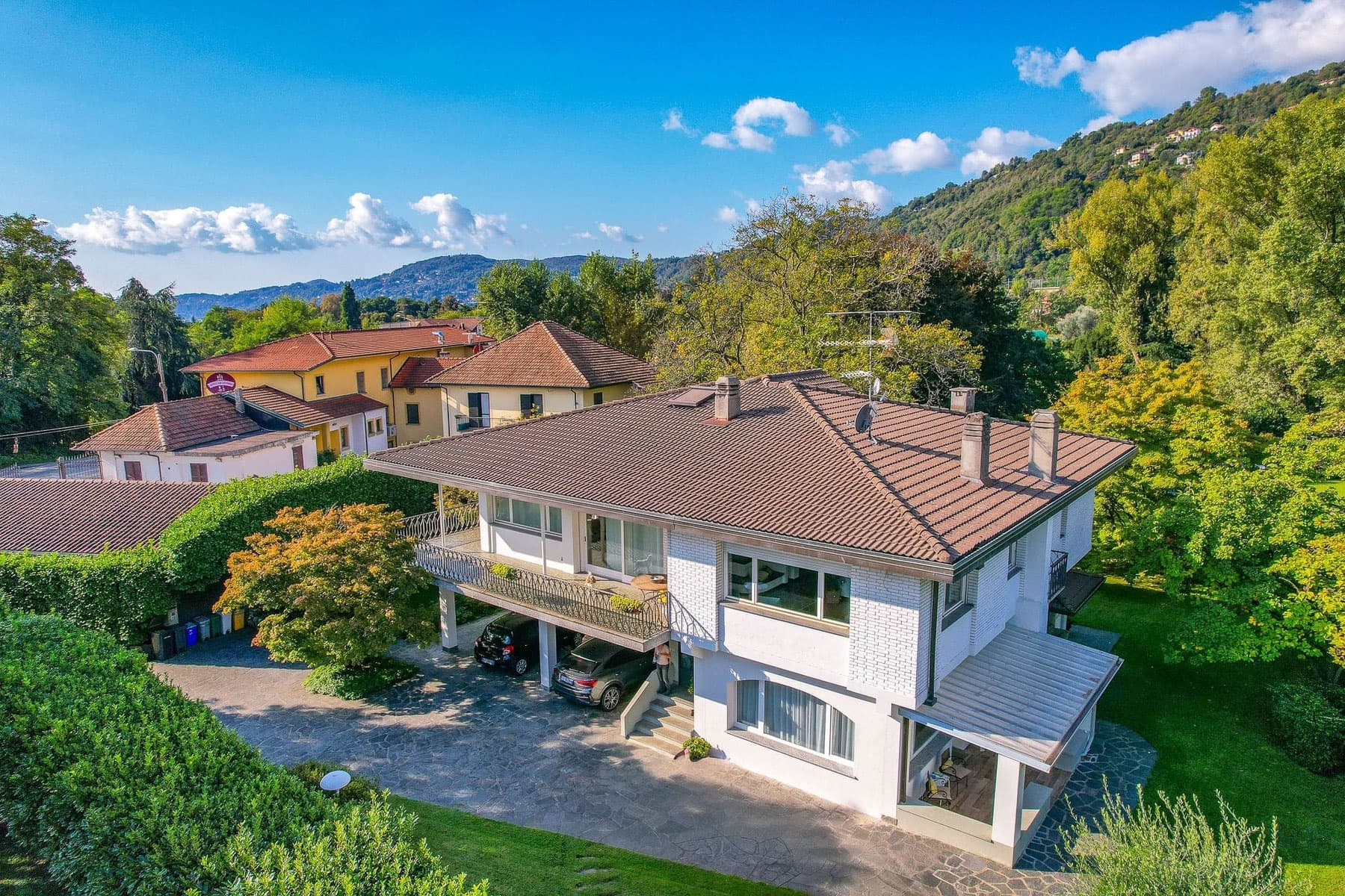 Villa con piscina a Lesa, Lago Maggiore