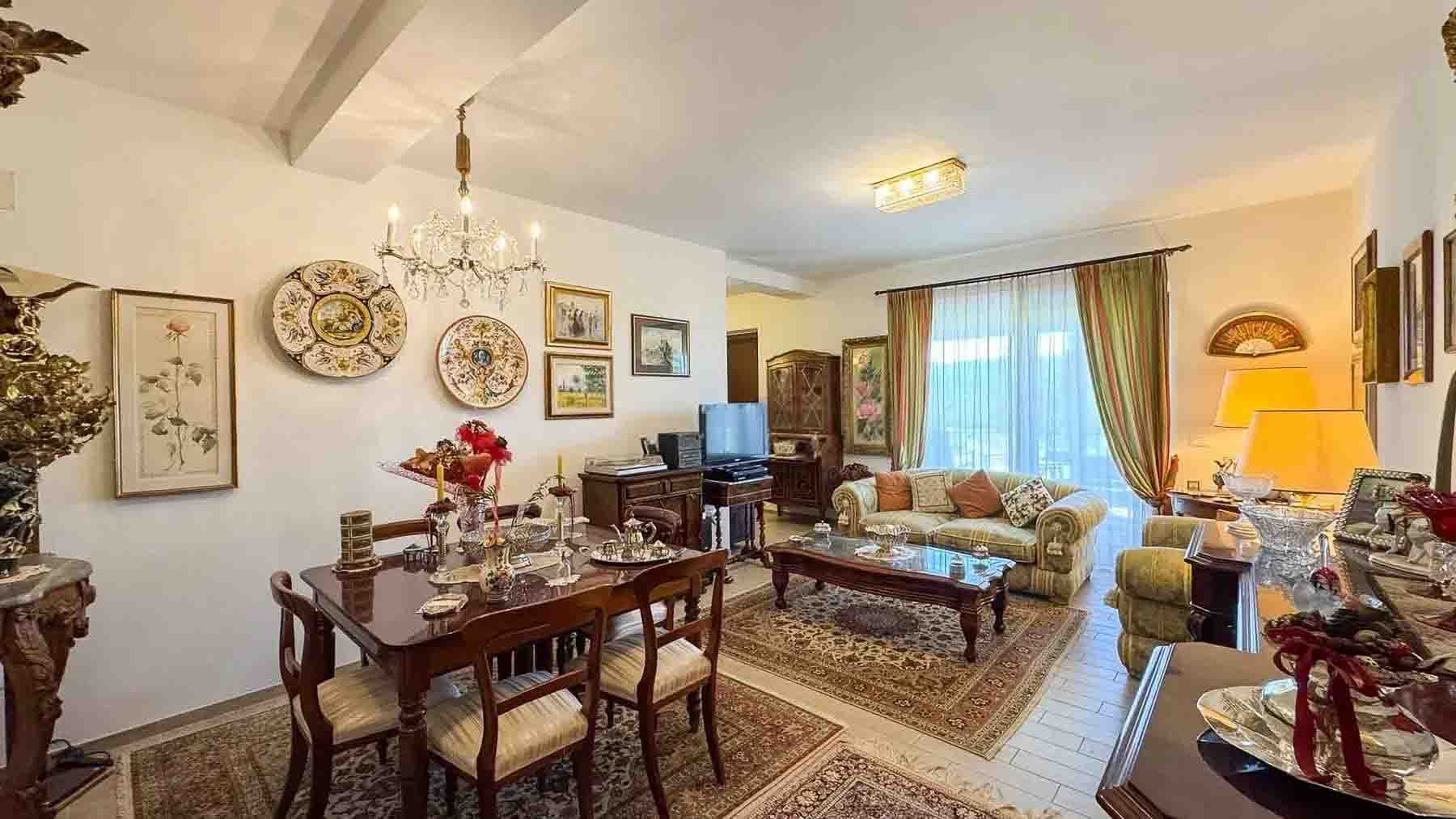 Interiors (14)