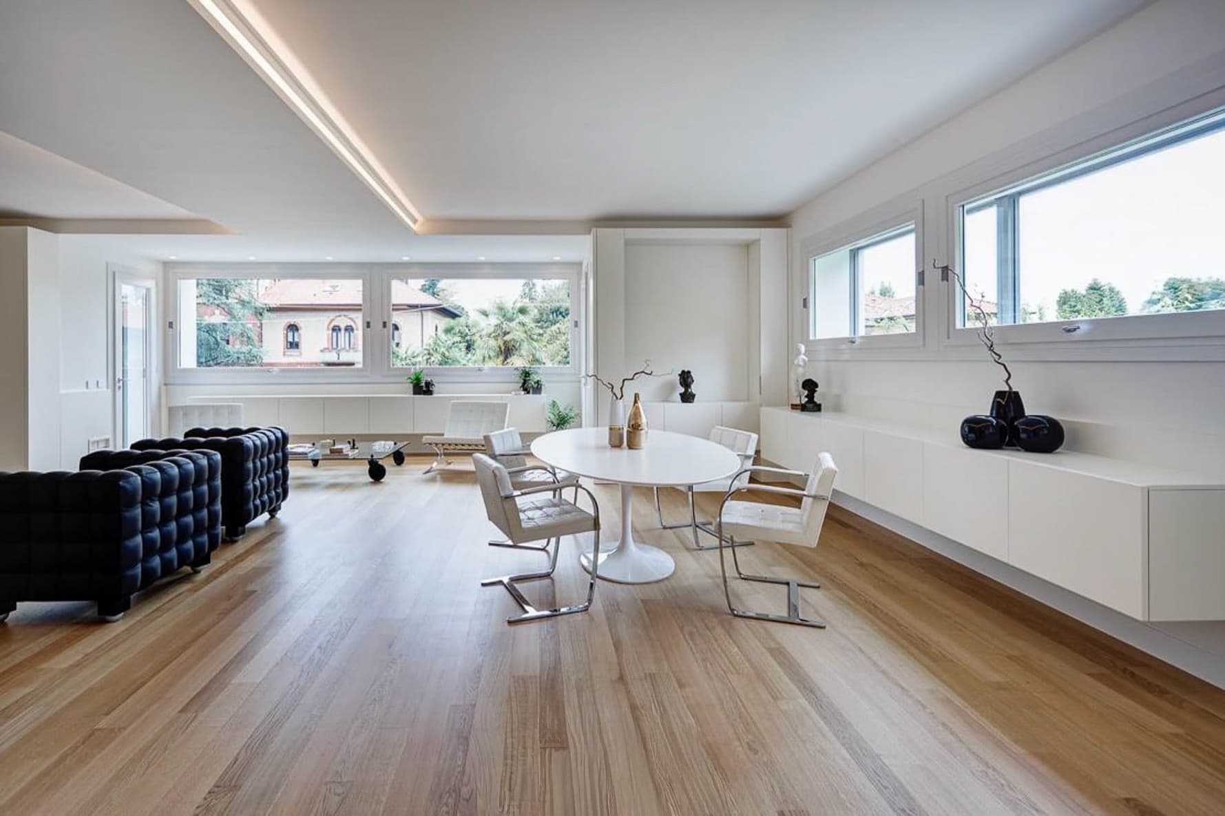 Villa moderna a Varese, 450mq immersa nel verde
