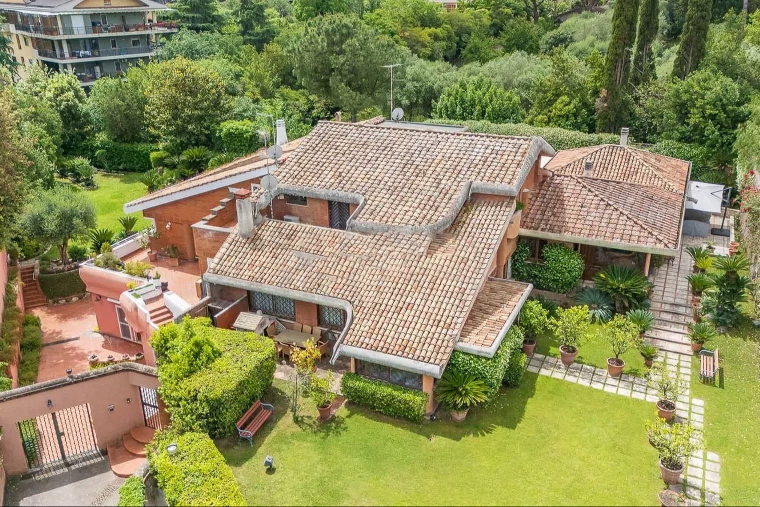 Elegant Villa in Rome, Lazio