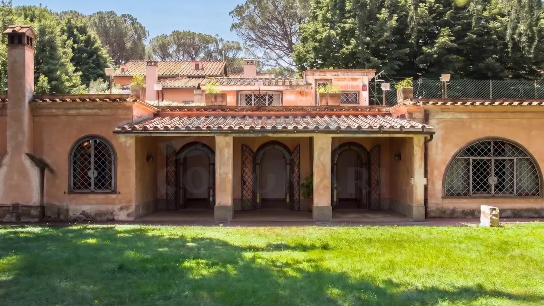 Elegant Villa for Sale in Rome, Lazio Region